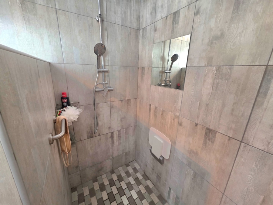 5 Bedroom Property for Sale in Morelig Free State